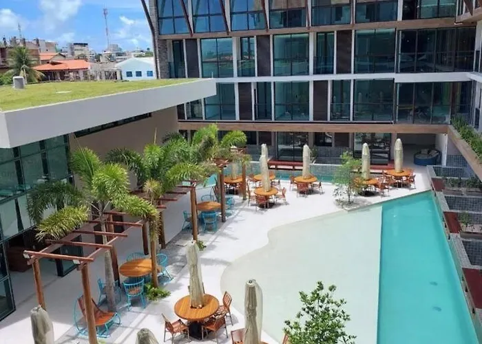 Sunny Hall em Porto de Galinhas com café da manhã opcional